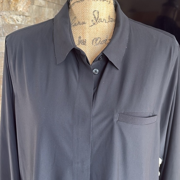 Athleta black long sleeve button down hi lo versatile shirt blouse stretch - Picture 2 of 16